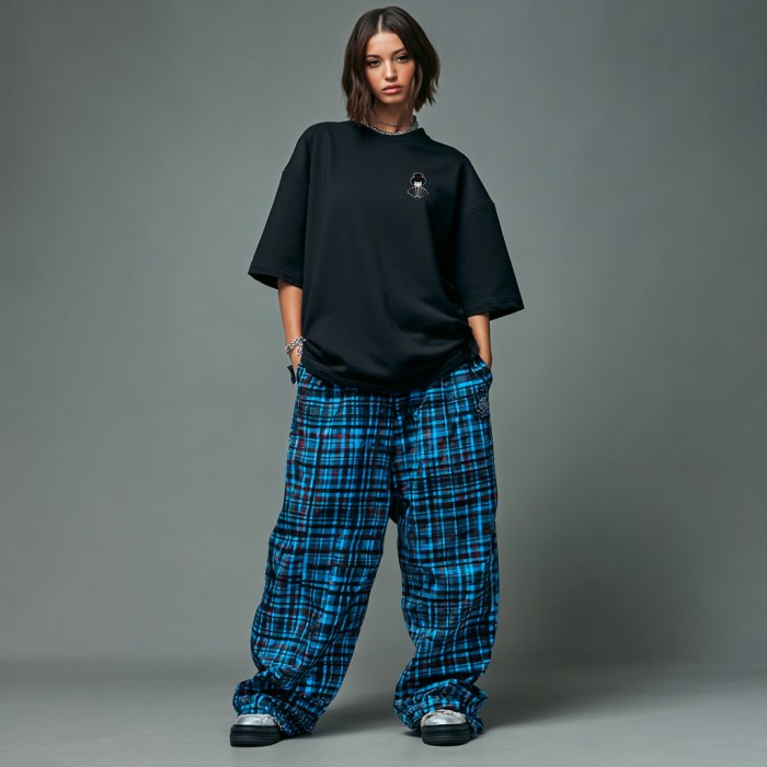 u6549199382_a_female_underground_european_japanese_model_wear_56171b79-b2d8-4b80-83ac-1c04a6d85239_2